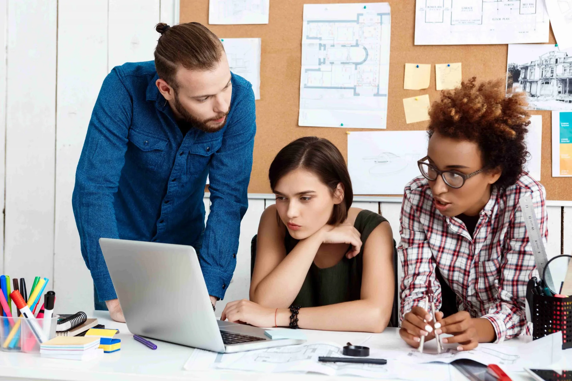 Bridging The Gap: Upskilling With AI For Competitive Advantage