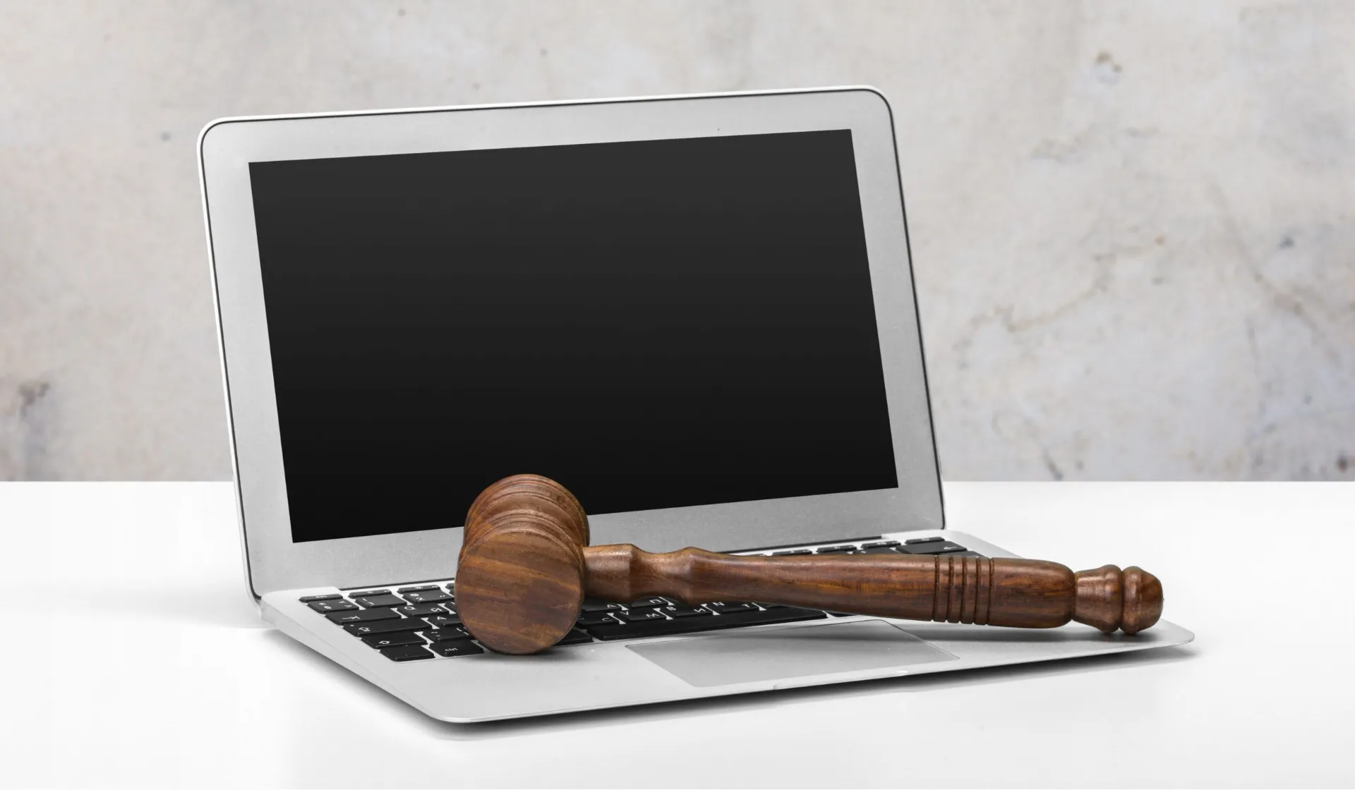 Overreach By AI Overviews? Newly Filed Publishers’ Complaint Points To ‘Significant Harm’
